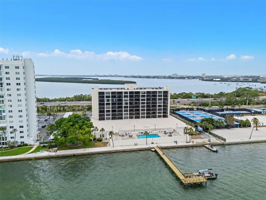 7100 Sunshine Skyway Lane S St Petersburg FL 33711