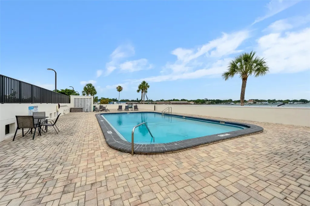 7100 Sunshine Skyway Lane S St Petersburg FL 33711