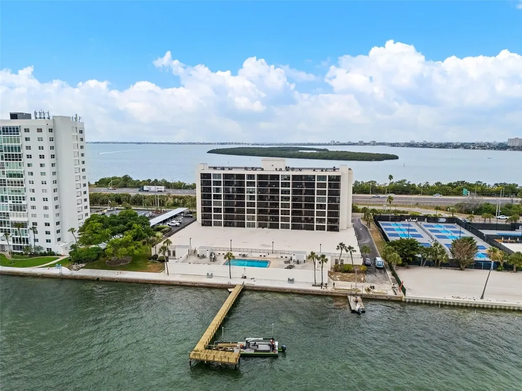 7100 Sunshine Skyway Lane S St Petersburg FL 33711