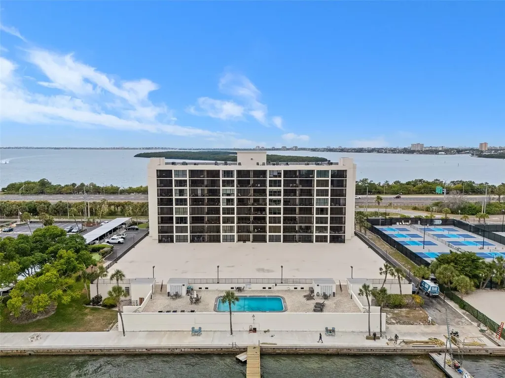 7100 Sunshine Skyway Lane S St Petersburg FL 33711