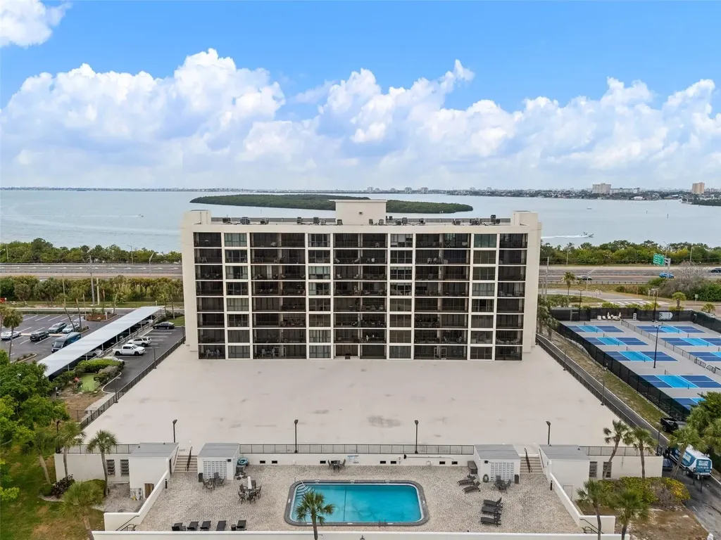 7100 Sunshine Skyway Lane S St Petersburg FL 33711