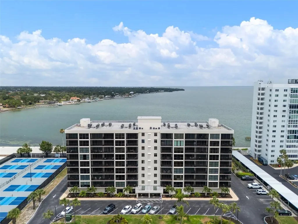 7100 Sunshine Skyway Lane S St Petersburg FL 33711