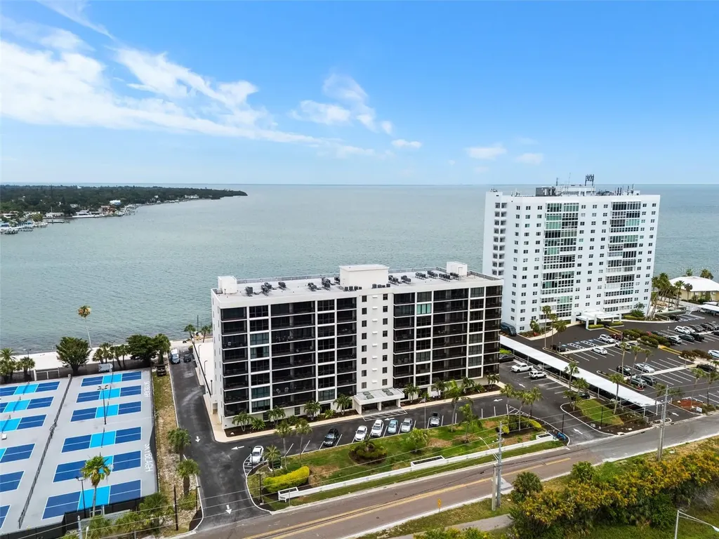 7100 Sunshine Skyway Lane S St Petersburg FL 33711
