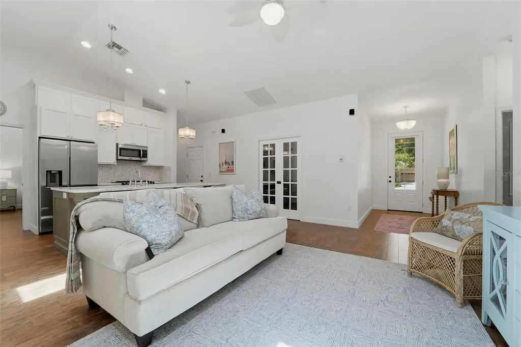 1709 Gulf Road Tarpon Springs FL 34689