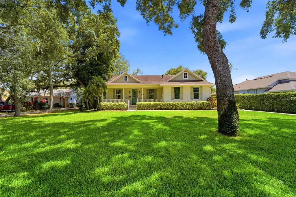 1709 Gulf Road Tarpon Springs FL 34689