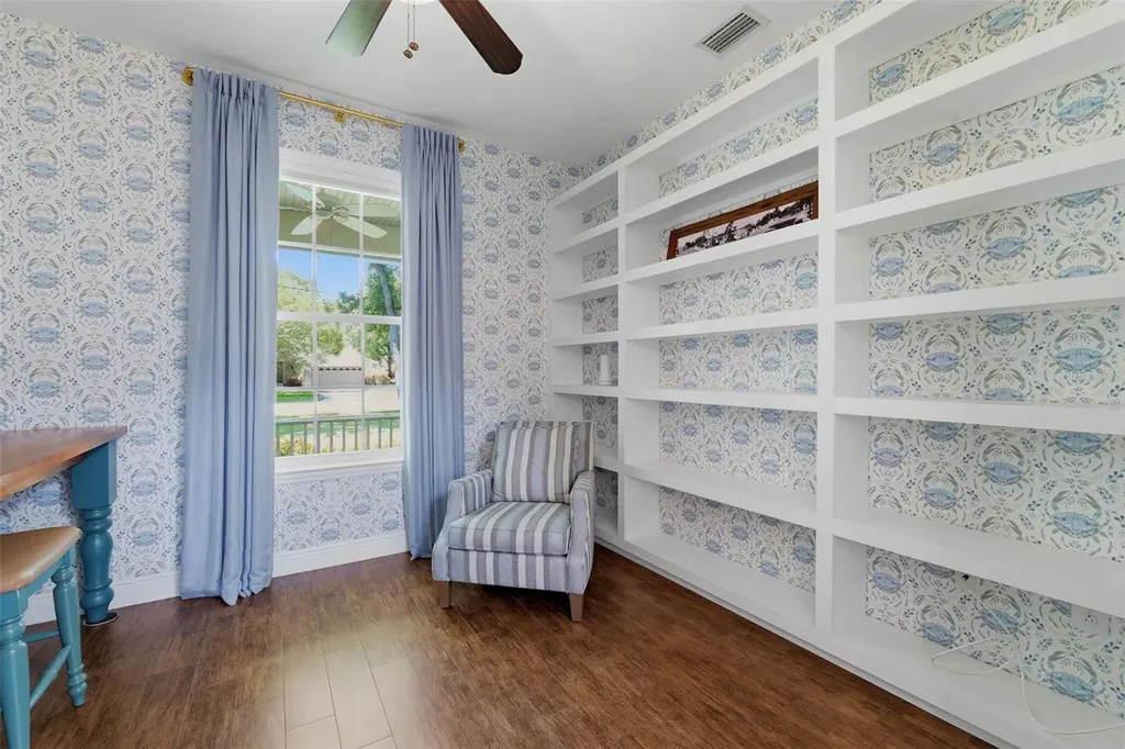 1709 Gulf Road Tarpon Springs FL 34689