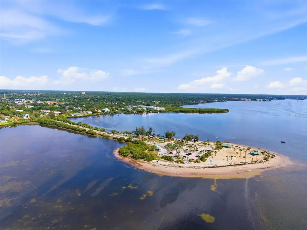1709 Gulf Road Tarpon Springs FL 34689