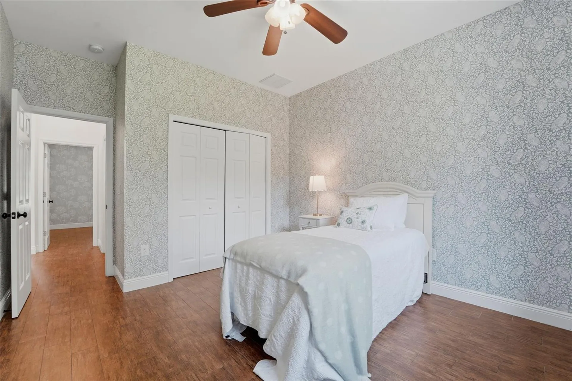1709 Gulf Road Tarpon Springs FL 34689