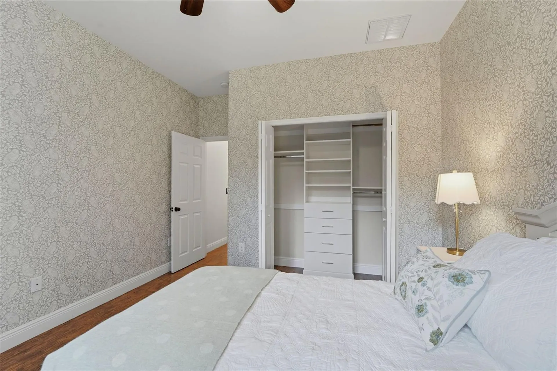 1709 Gulf Road Tarpon Springs FL 34689