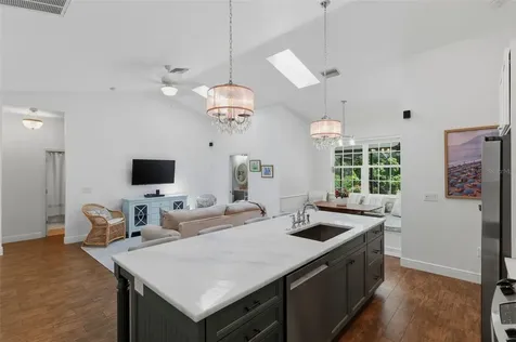 1709 Gulf Road Tarpon Springs FL 34689
