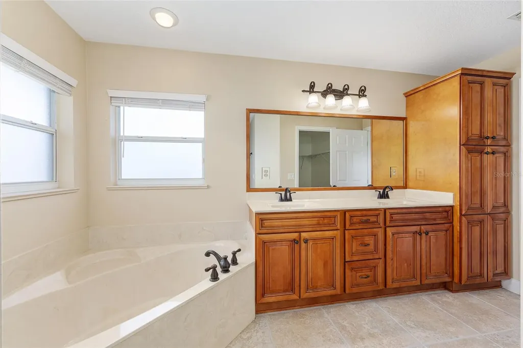 915 SE 69th Avenue Ocala FL 34472