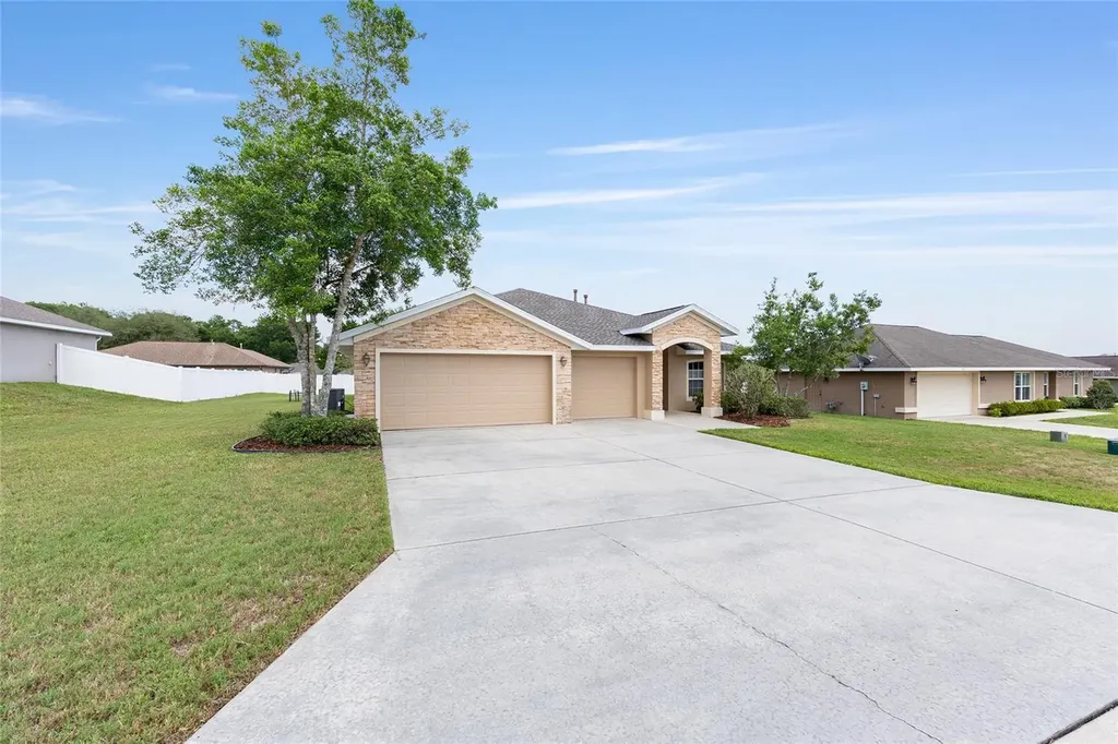915 SE 69th Avenue Ocala FL 34472