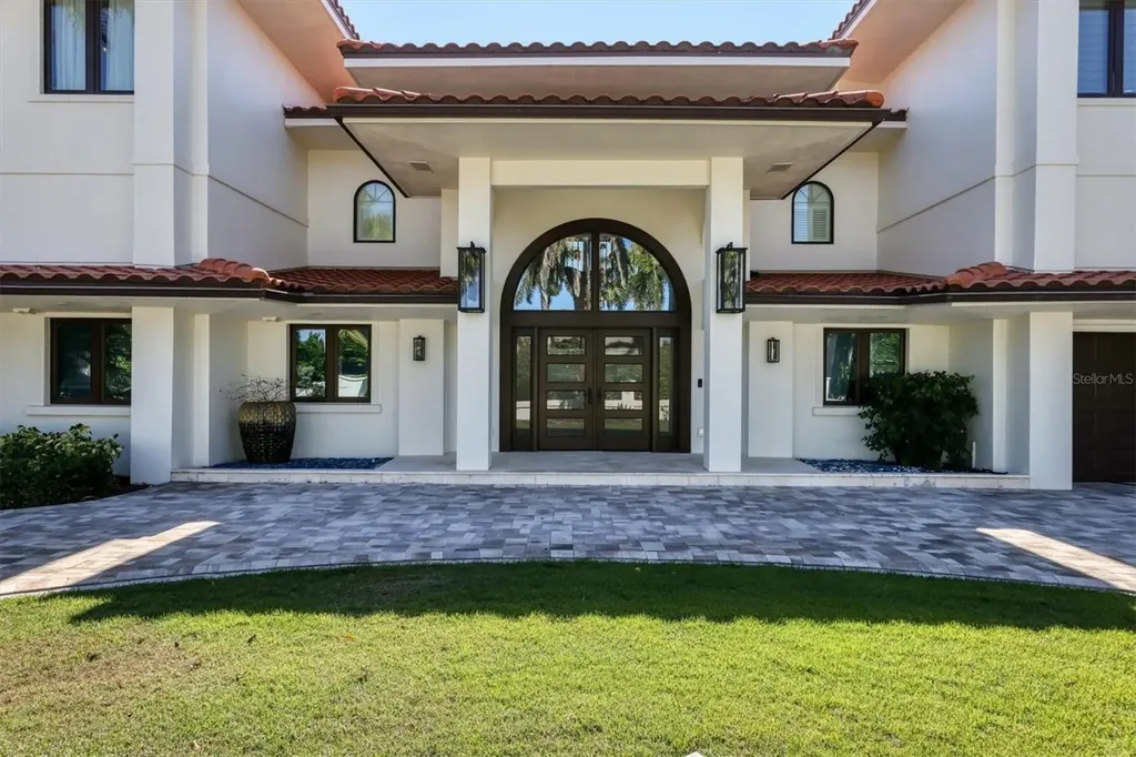 110 N Warbler Lane Sarasota FL 34236