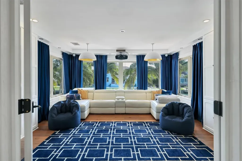 110 N Warbler Lane Sarasota FL 34236