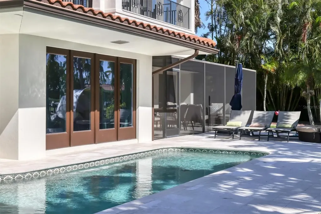 110 N Warbler Lane Sarasota FL 34236