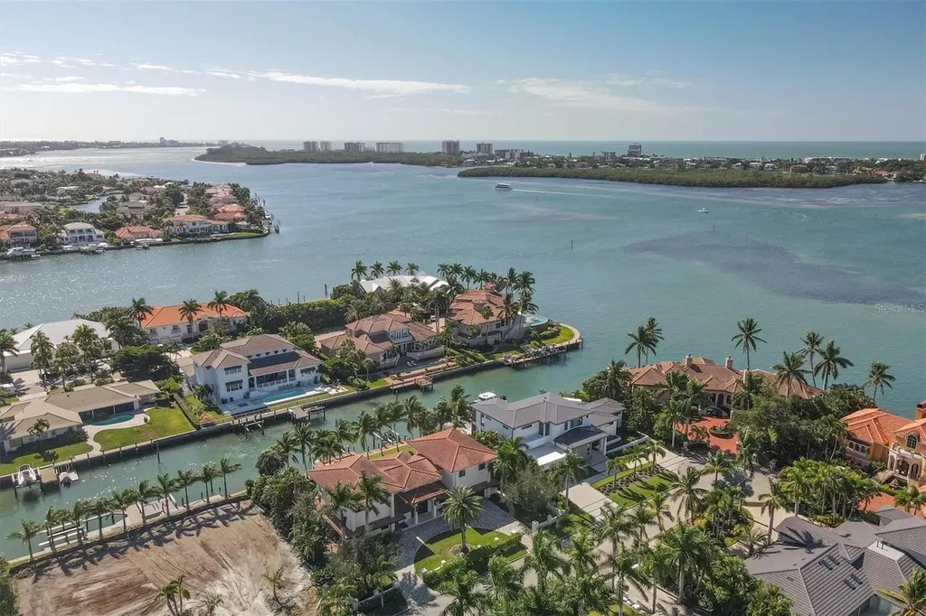 110 N Warbler Lane Sarasota FL 34236