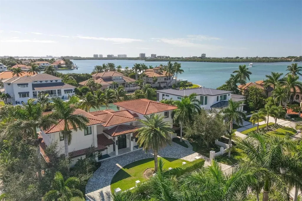 110 N Warbler Lane Sarasota FL 34236