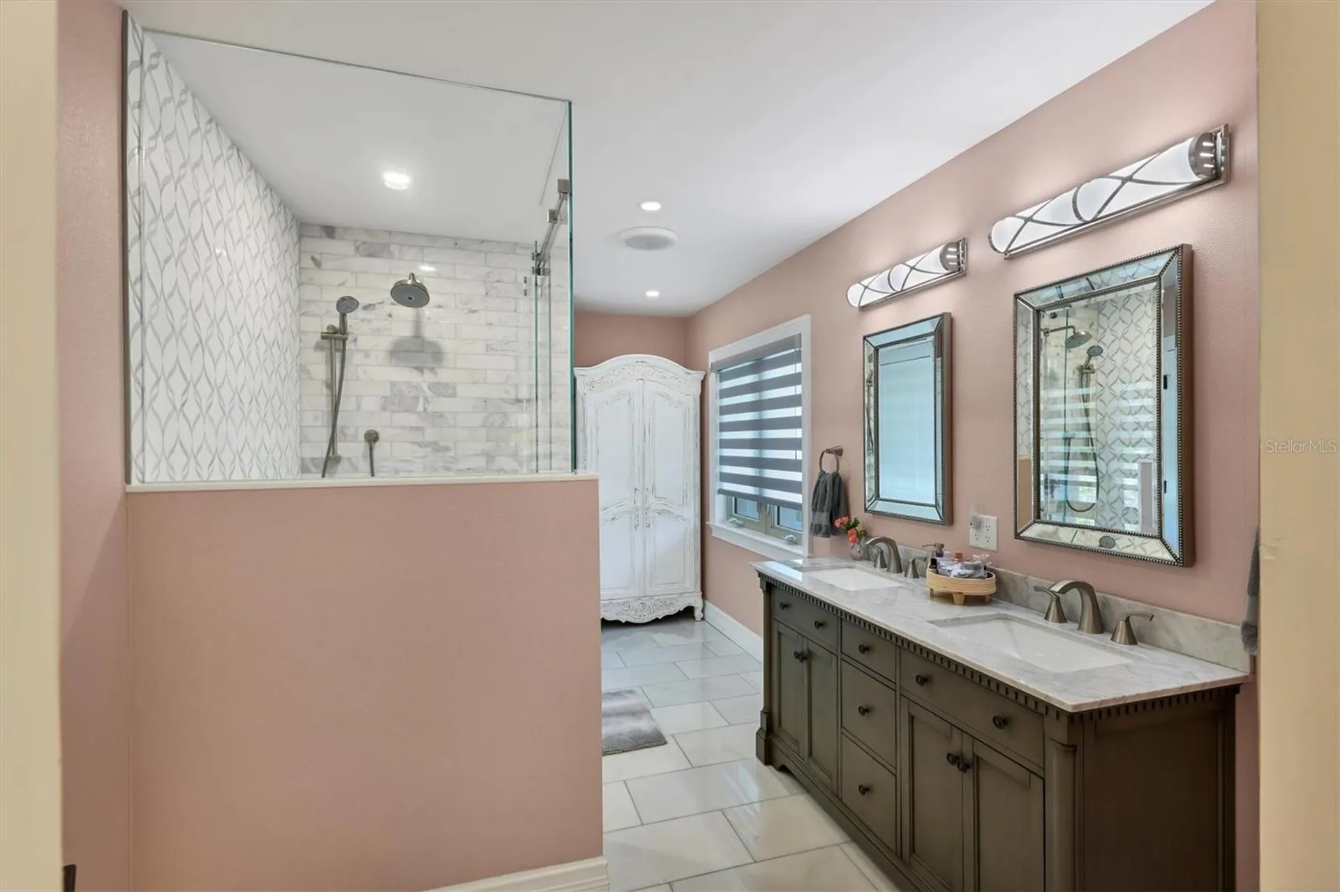 110 N Warbler Lane Sarasota FL 34236
