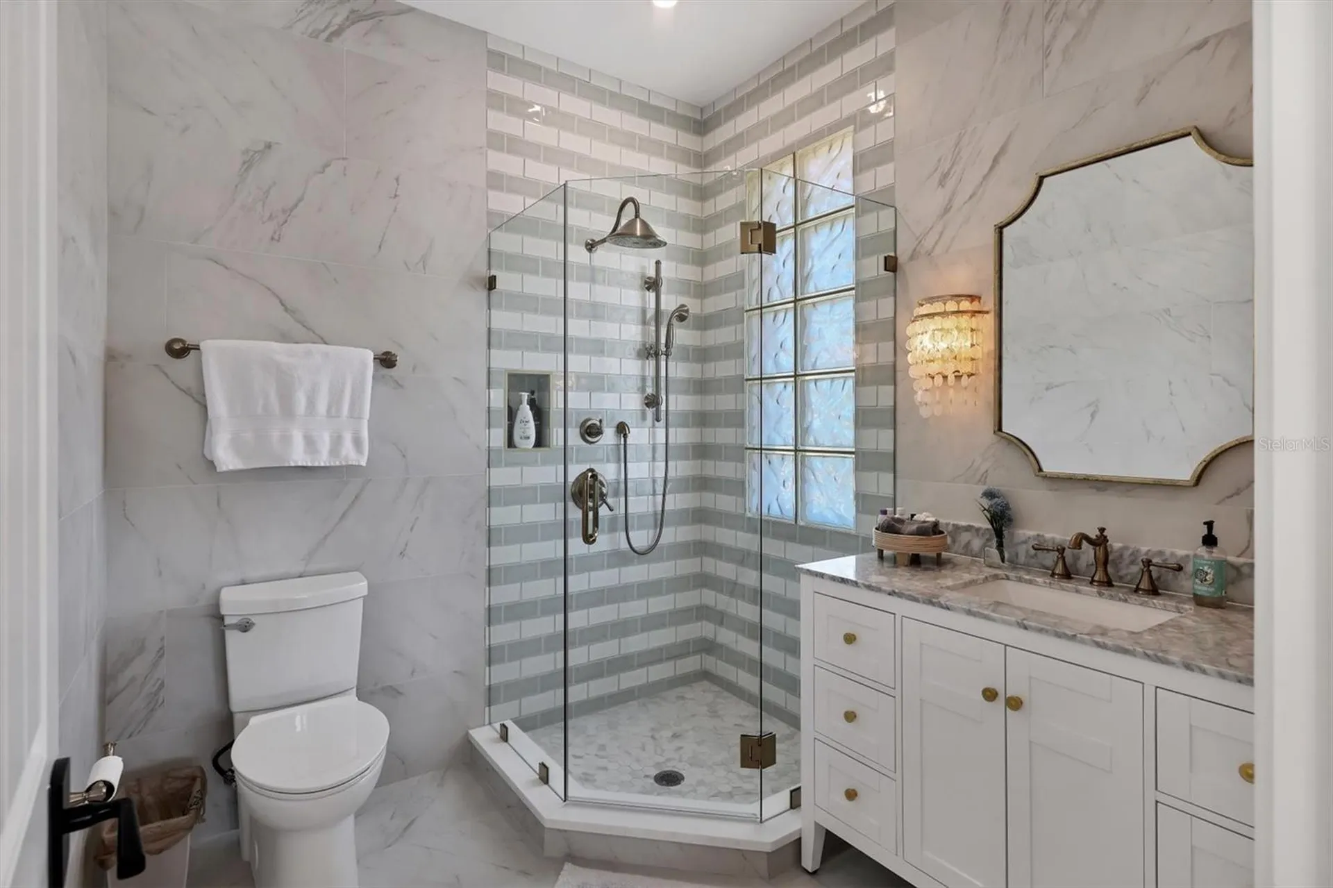 110 N Warbler Lane Sarasota FL 34236