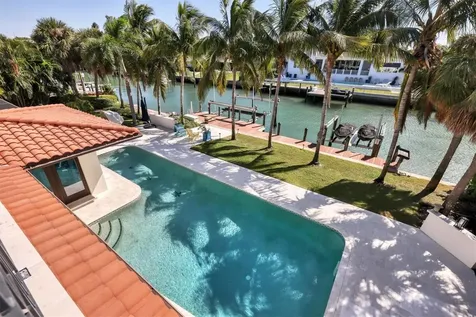110 N Warbler Lane Sarasota FL 34236