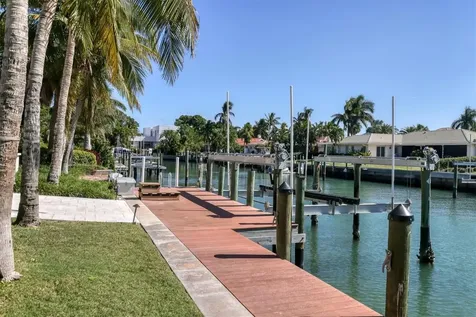 110 N Warbler Lane Sarasota FL 34236