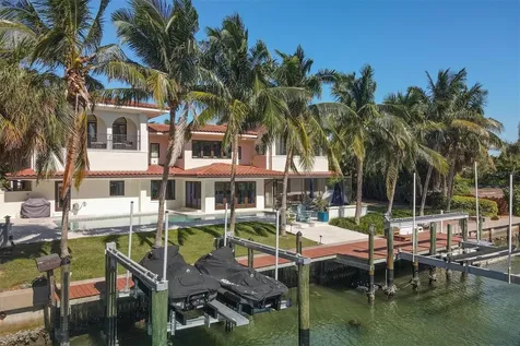 110 N Warbler Lane Sarasota FL 34236