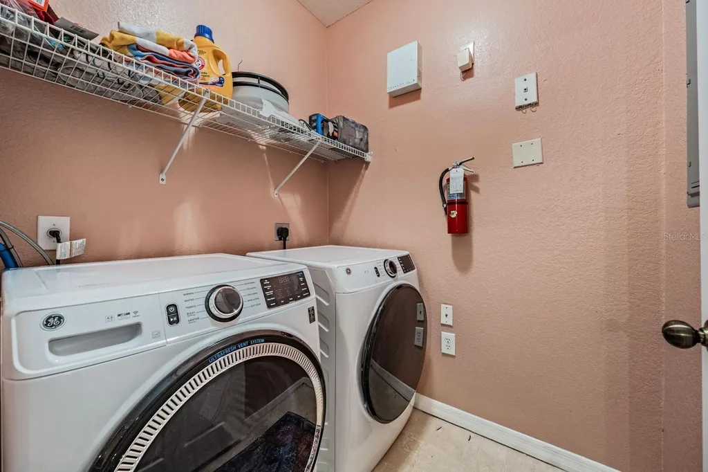 10103 Courtney Oaks Circle Tampa FL 33619