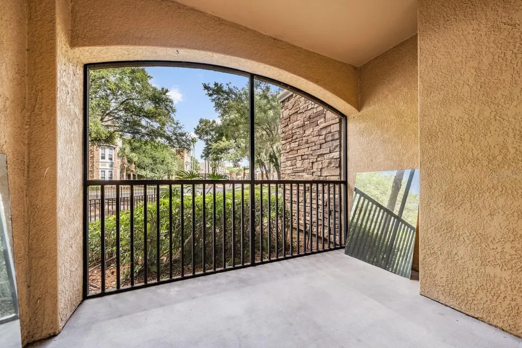 10103 Courtney Oaks Circle Tampa FL 33619
