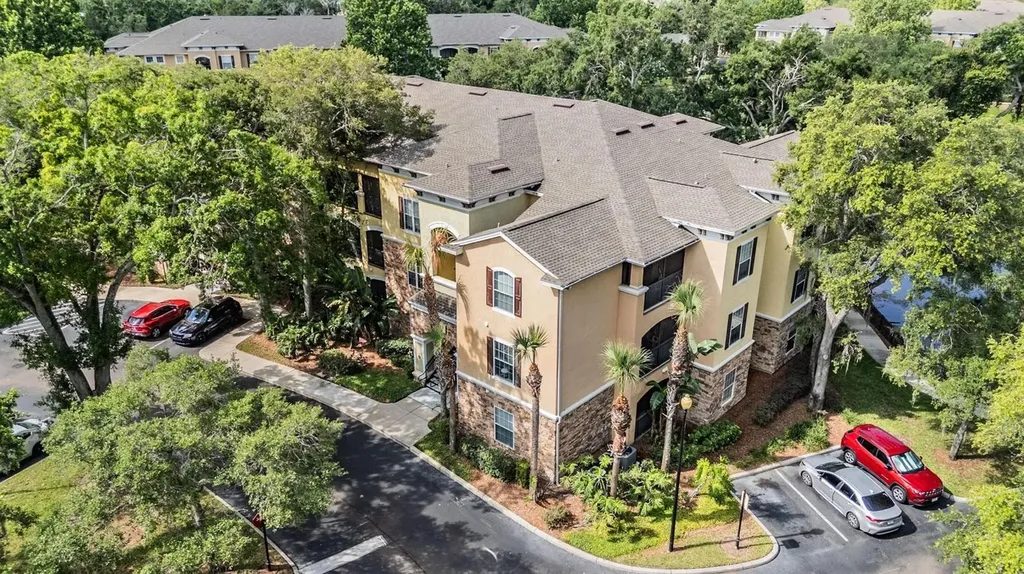 10103 Courtney Oaks Circle Tampa FL 33619
