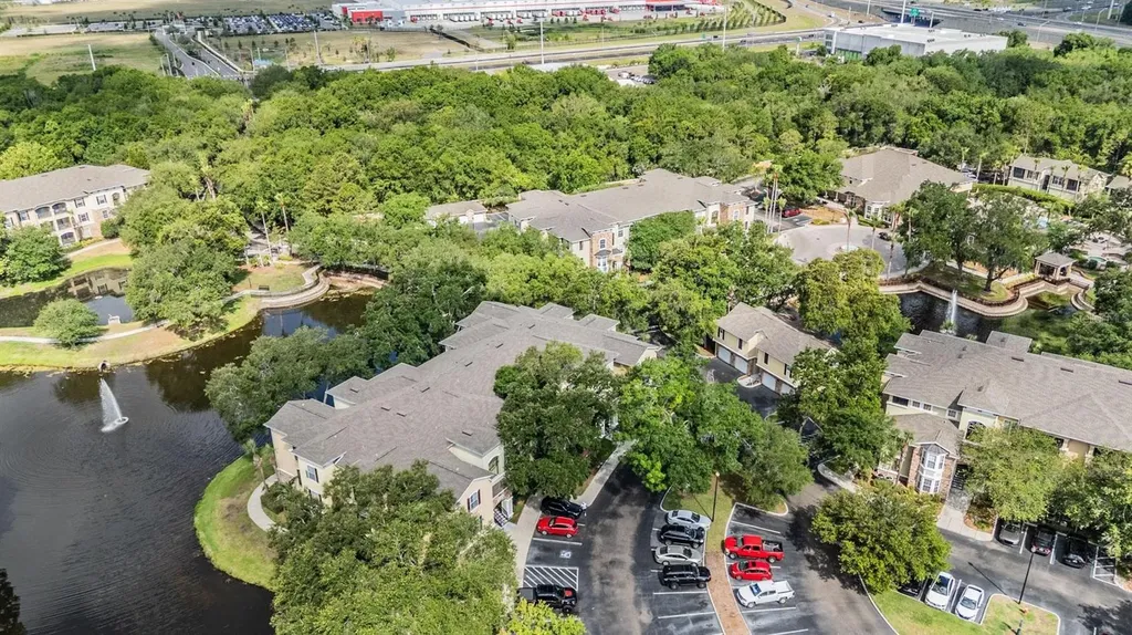 10103 Courtney Oaks Circle Tampa FL 33619