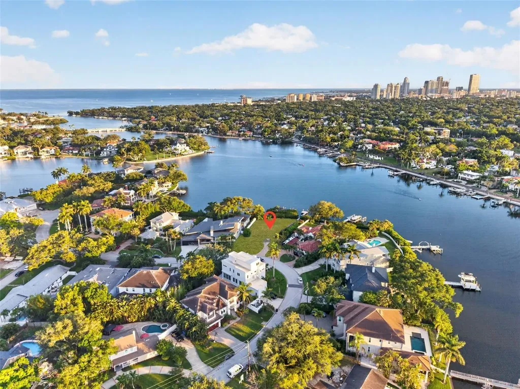 1026 Monterey Boulevard NE St Petersburg FL 33704