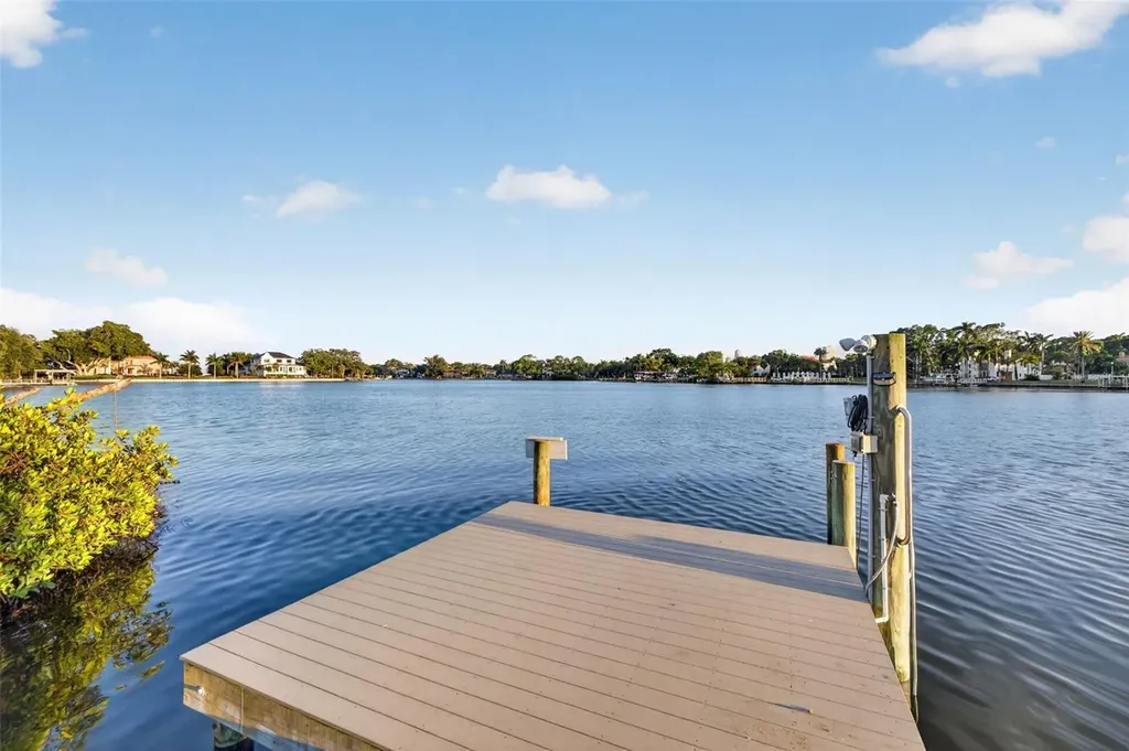 1026 Monterey Boulevard NE St Petersburg FL 33704