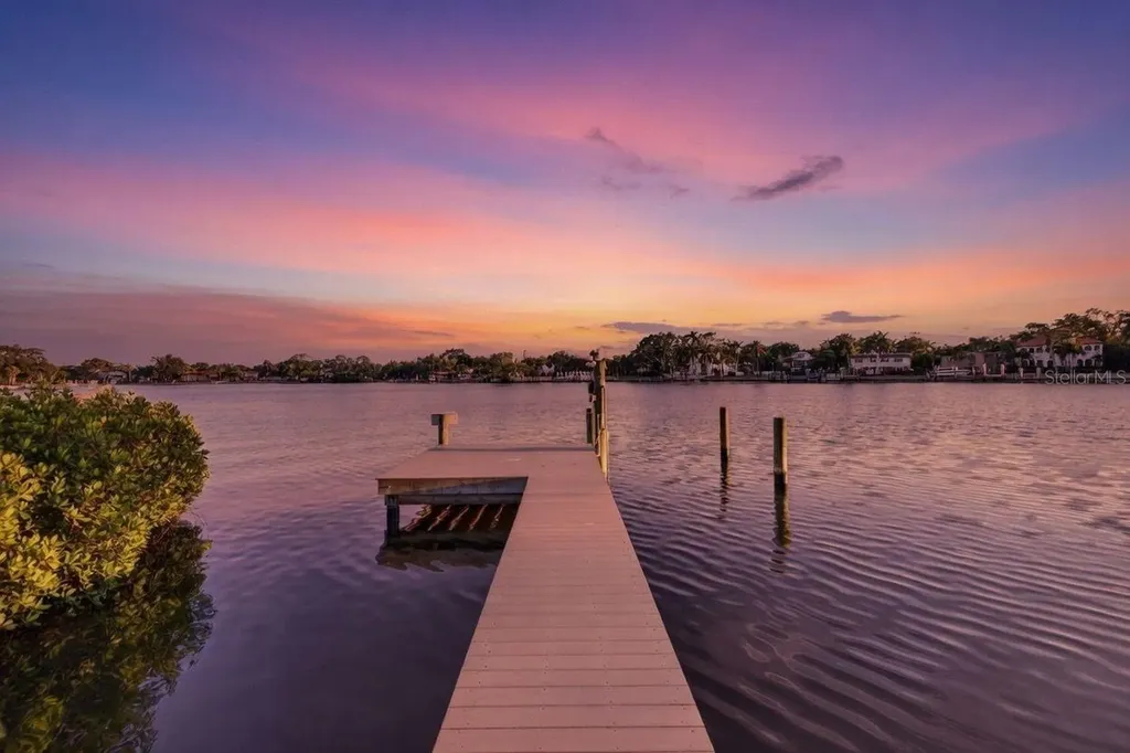 1026 Monterey Boulevard NE St Petersburg FL 33704