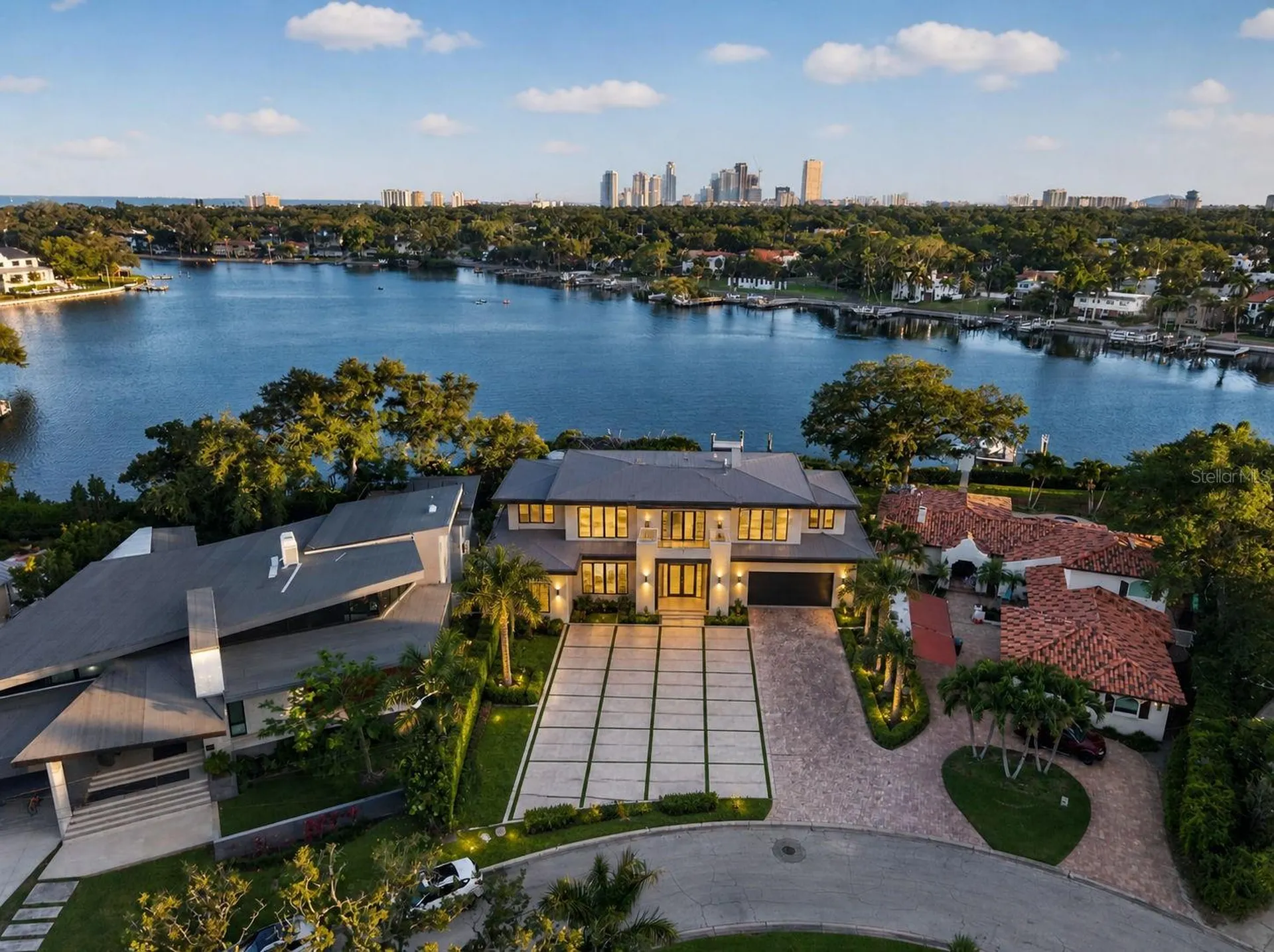 1026 Monterey Boulevard NE St Petersburg FL 33704
