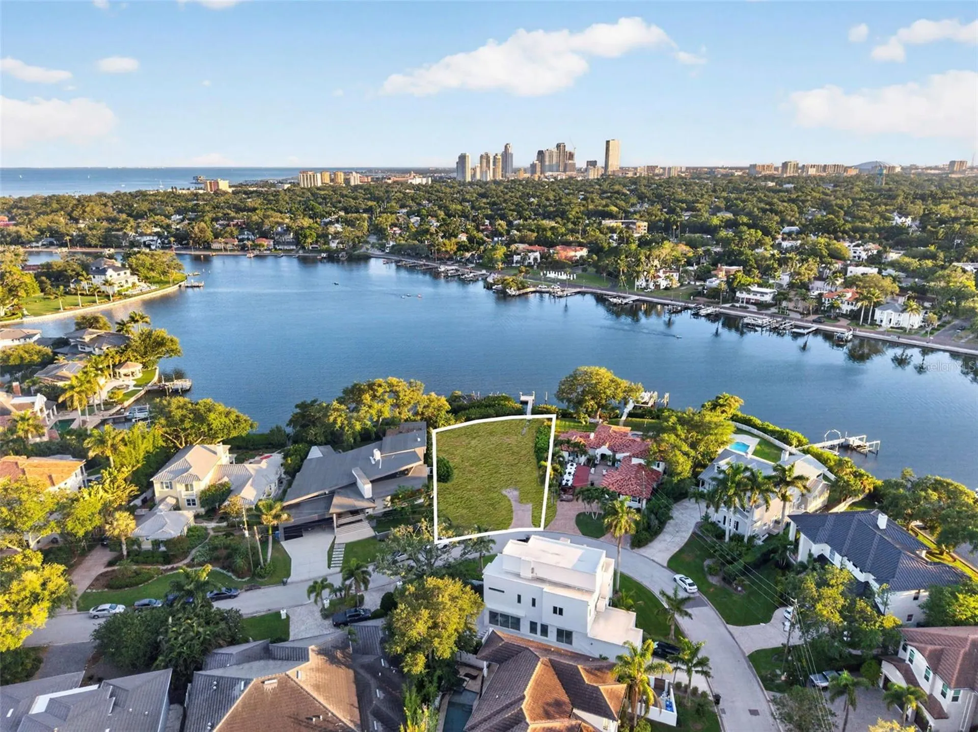 1026 Monterey Boulevard NE St Petersburg FL 33704