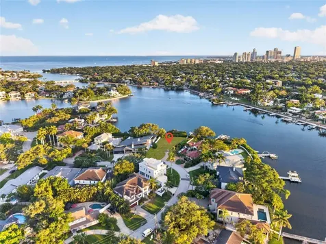 1026 Monterey Boulevard NE St Petersburg FL 33704