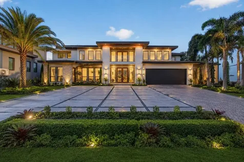 1026 Monterey Boulevard NE St Petersburg FL 33704