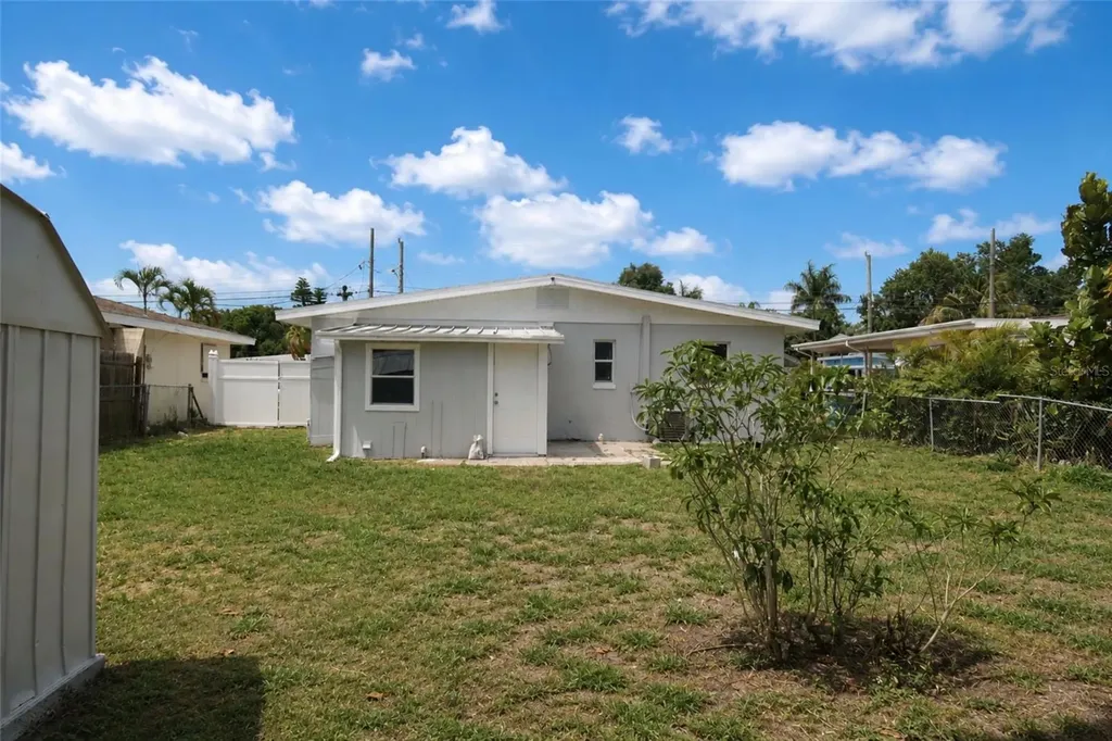 517 24th Avenue W Bradenton FL 34205