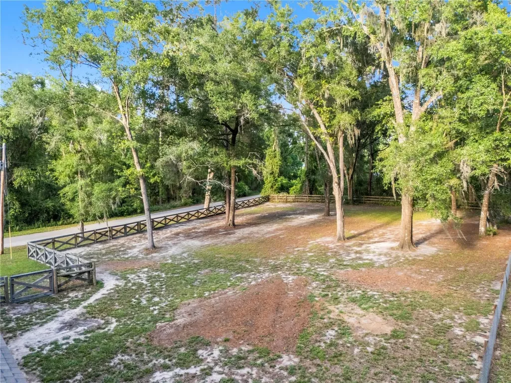 7400 S Eastlake Drive Floral City FL 34436