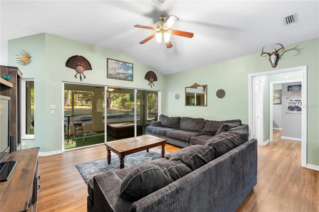 7400 S Eastlake Drive Floral City FL 34436