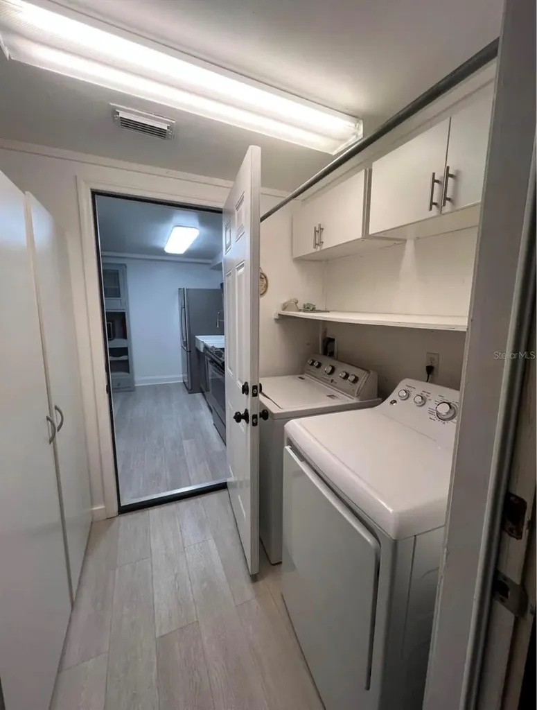 235 1/2 7th Avenue NE St Petersburg FL 33701