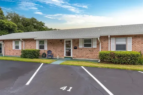 41 Fairway Court Deland FL 32724