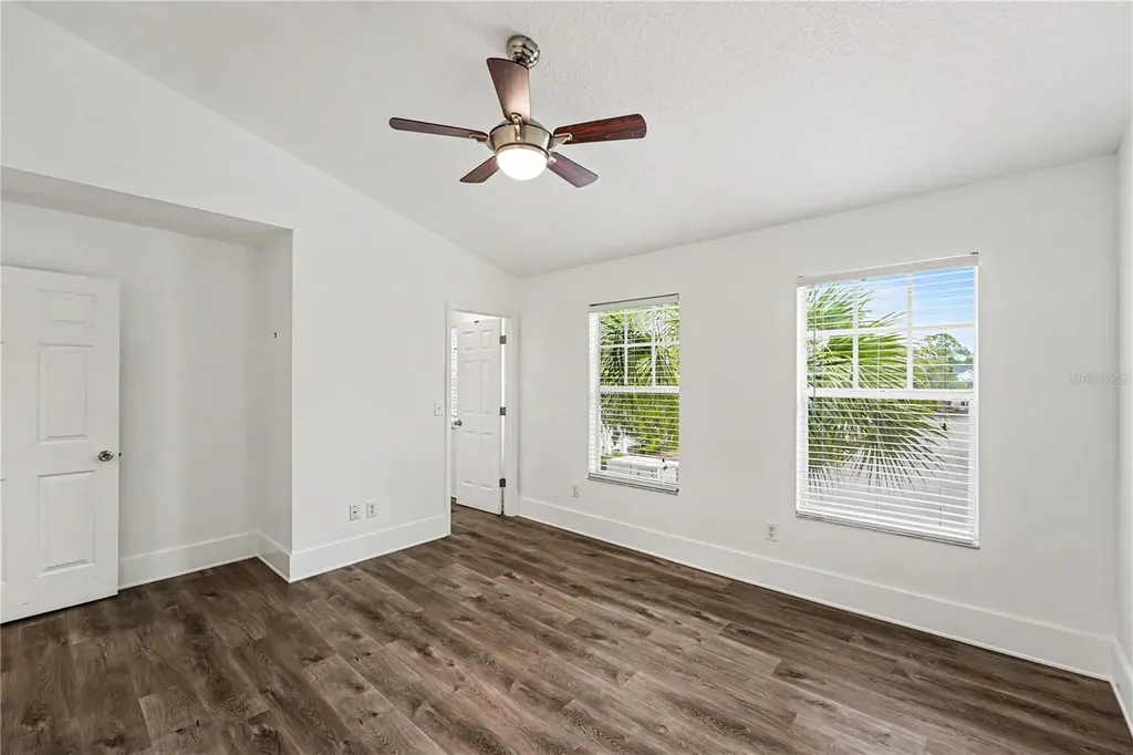 12268 Country White Circle Tampa FL 33635