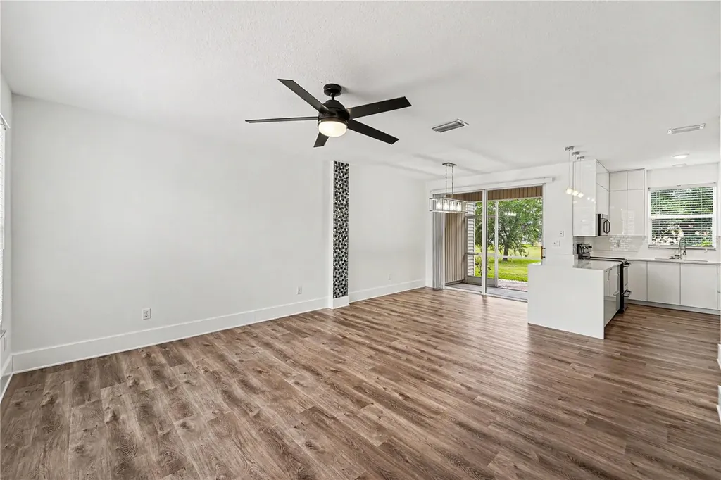 12268 Country White Circle Tampa FL 33635