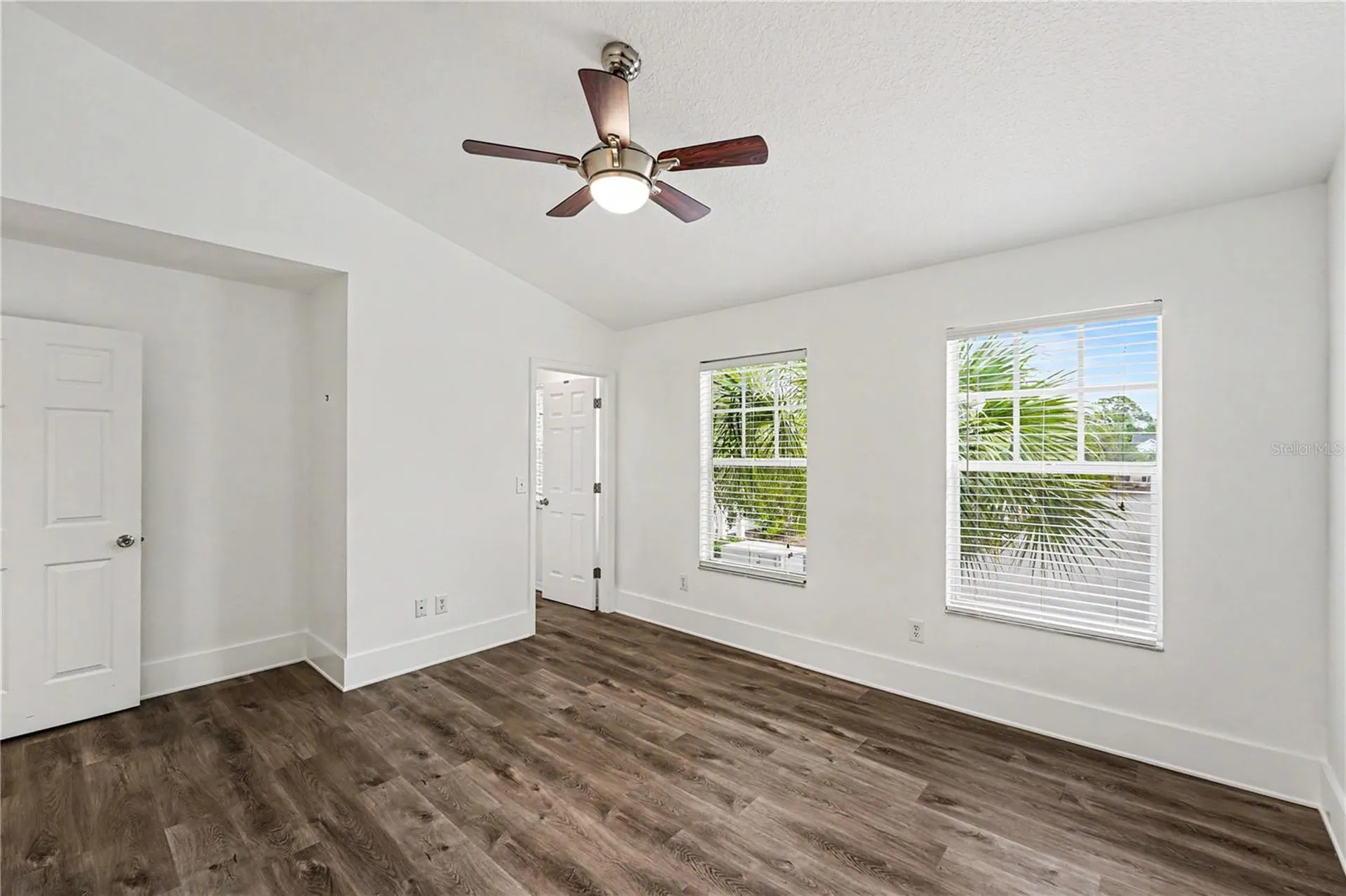 12268 Country White Circle Tampa FL 33635
