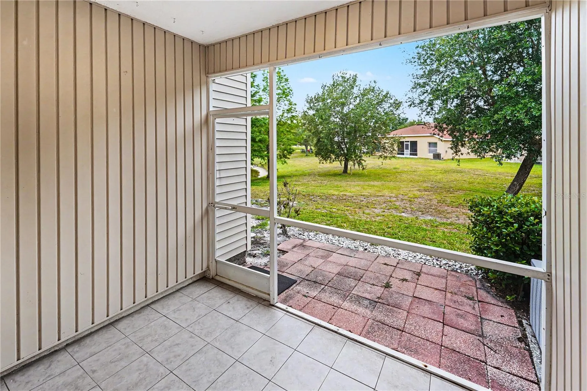 12268 Country White Circle Tampa FL 33635