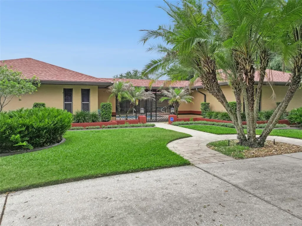 1041 Country Lake Circle Lake Wales FL 33898