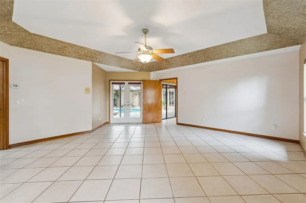 1041 Country Lake Circle Lake Wales FL 33898