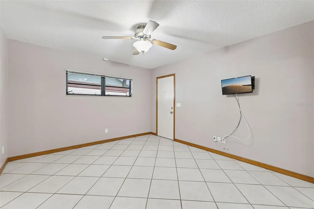 1041 Country Lake Circle Lake Wales FL 33898