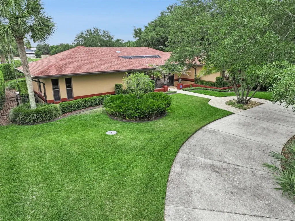 1041 Country Lake Circle Lake Wales FL 33898